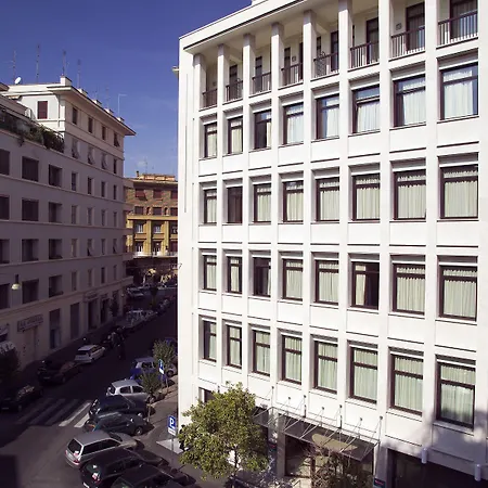 Hotell Mercure Piazza Bologna 3*