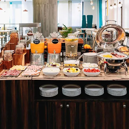 メルキュール ピアッツァ ボローニャ ホテル 3*