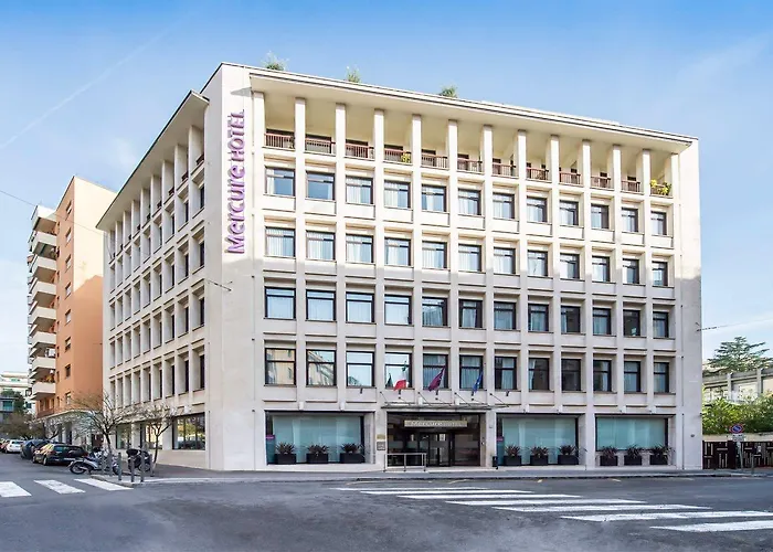 Hotel Mercure Piazza Bologna 3*