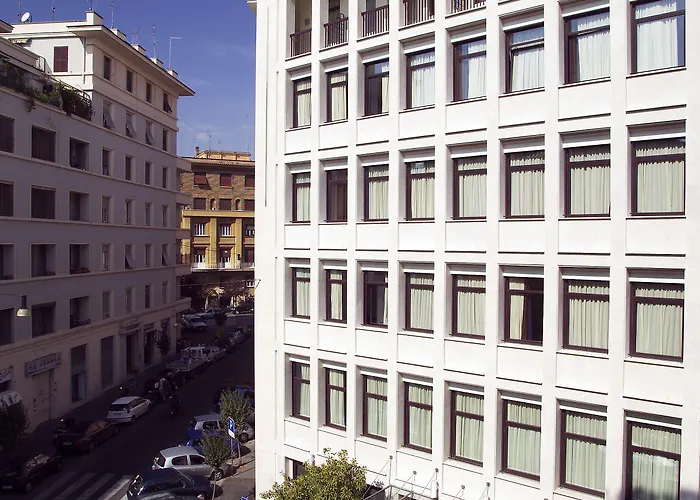 Hotel Mercure Piazza Bologna 3*