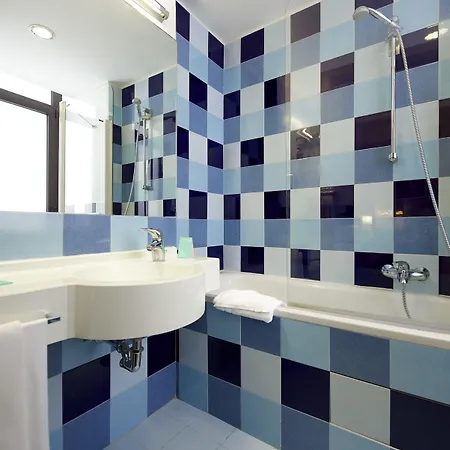 Mercure Piazza Bologna 3*